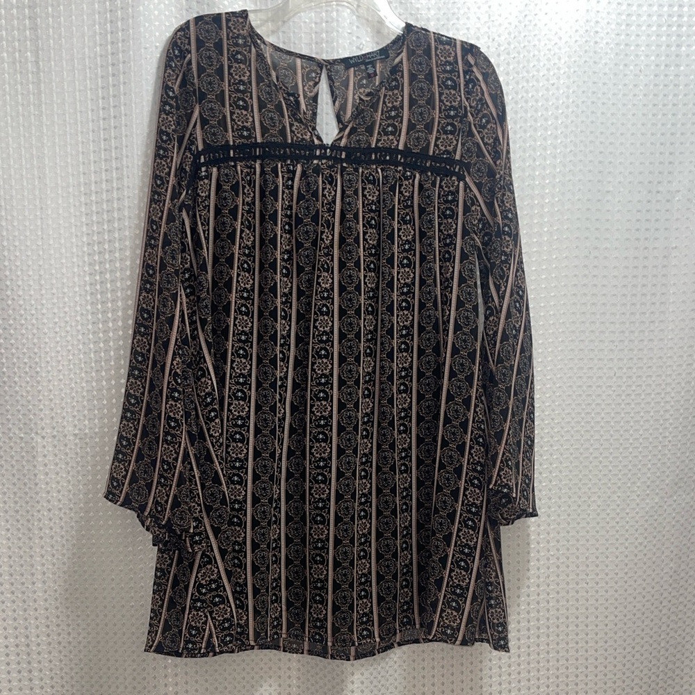 Wyld Hart Shift Dress Women’s M Black Beige Floral Boho Bell Sleeve Lined